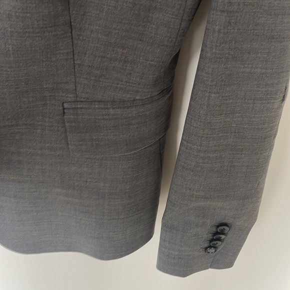 Club Monaco Italian Tropical Wool Blazer *hole in left elbow - Picture 4 of 7